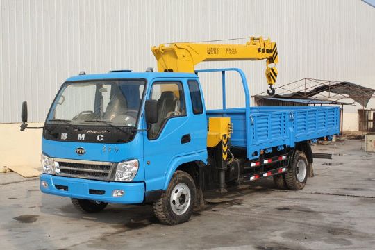 點擊查看詳細信息<br>標題：東風隨車吊 閱讀次數(shù)：3312