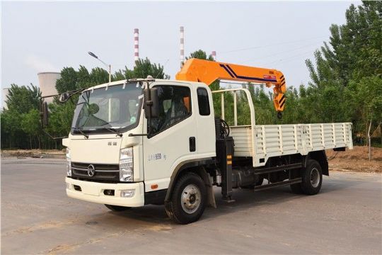 點擊查看詳細信息<br>標題：5噸凱馬隨車吊 閱讀次數(shù)：2728