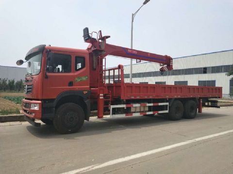 點擊查看詳細(xì)信息<br>標(biāo)題：12噸東風(fēng)隨車吊 閱讀次數(shù)：2118