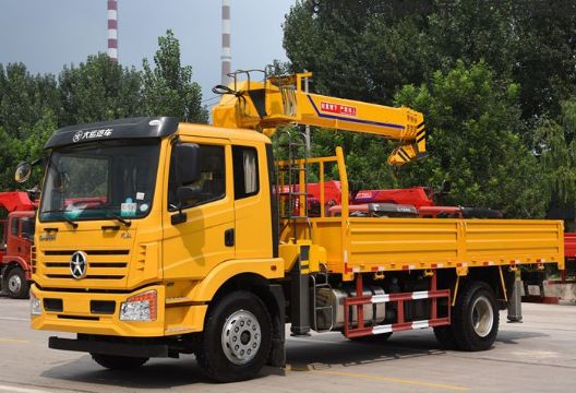 點擊查看詳細信息<br>標題：8噸大運隨車吊 閱讀次數：2203