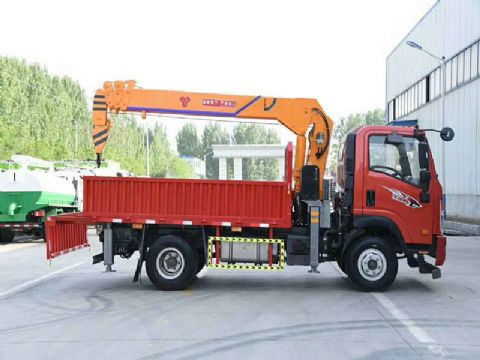 點擊查看詳細信息<br>標題：3.2噸重汽王牌隨車吊 閱讀次數：2144