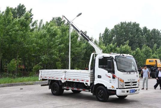 點擊查看詳細信息<br>標題：1.2噸折臂吊 閱讀次數：2006