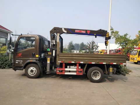 點擊查看詳細信息<br>標題：4噸重汽豪沃隨車吊 閱讀次數：2327