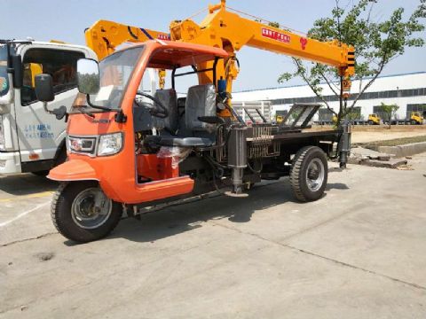 點(diǎn)擊查看詳細(xì)信息<br>標(biāo)題：三輪隨車吊 閱讀次數(shù)：2149