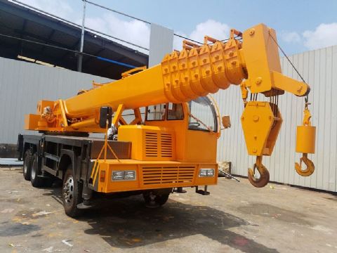 點擊查看詳細信息<br>標題：18噸后雙橋自制吊 閱讀次數：2502