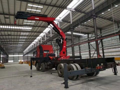 點(diǎn)擊查看詳細(xì)信息<br>標(biāo)題：15噸折臂吊 閱讀次數(shù)：2940