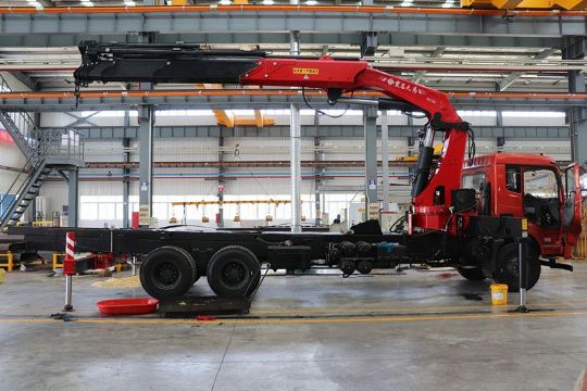 點擊查看詳細信息<br>標題：25噸折臂吊 閱讀次數：2790